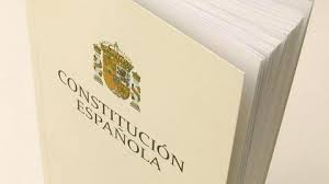 Volumen de la Constitución Española