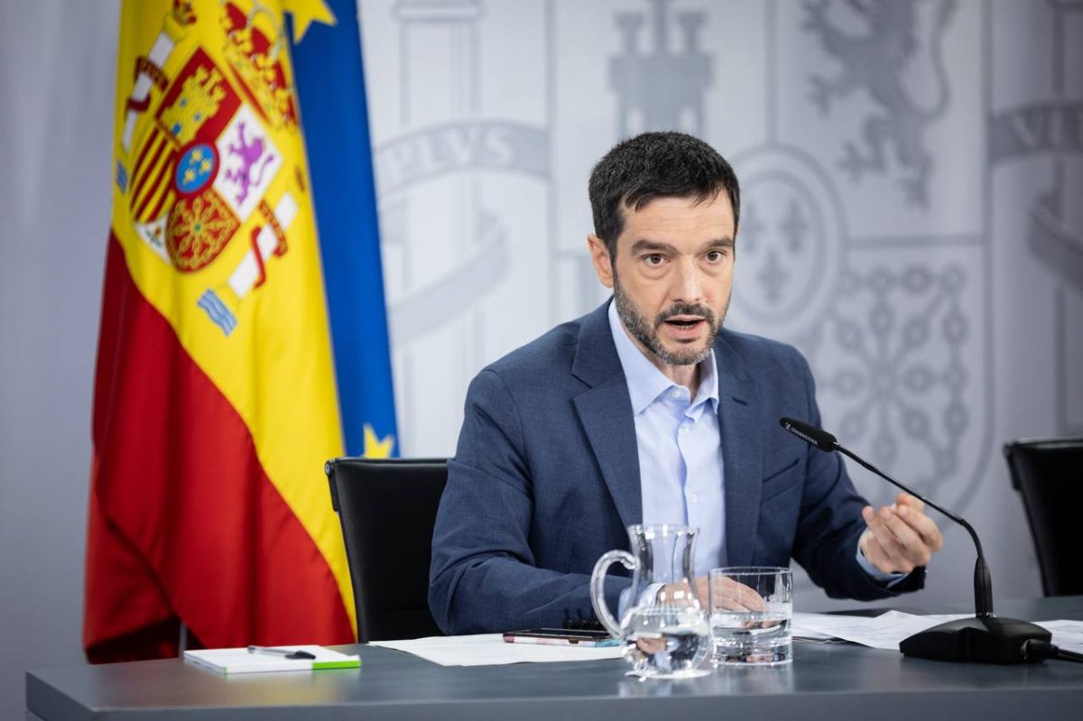 El ministro Bustinduy en rueda de prensa tras el Consejo de Ministros