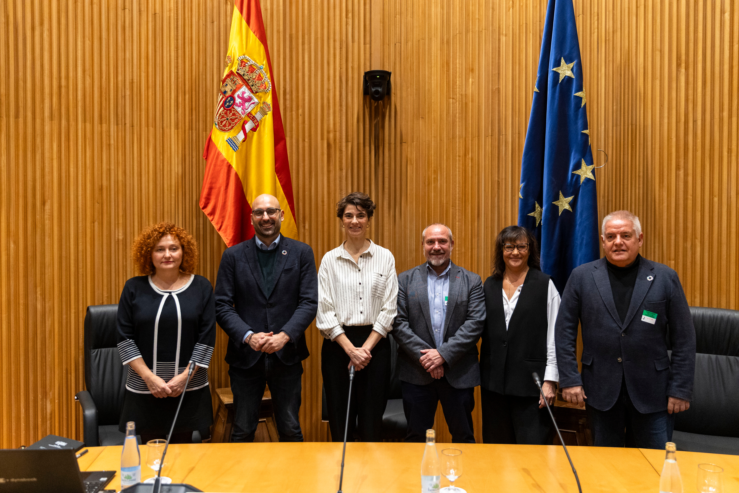 Foto de familia de los responsables de las entidades adheridas al comunicado conjunto