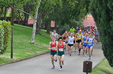 Corredores de los 10 km Oviedo-Caldas