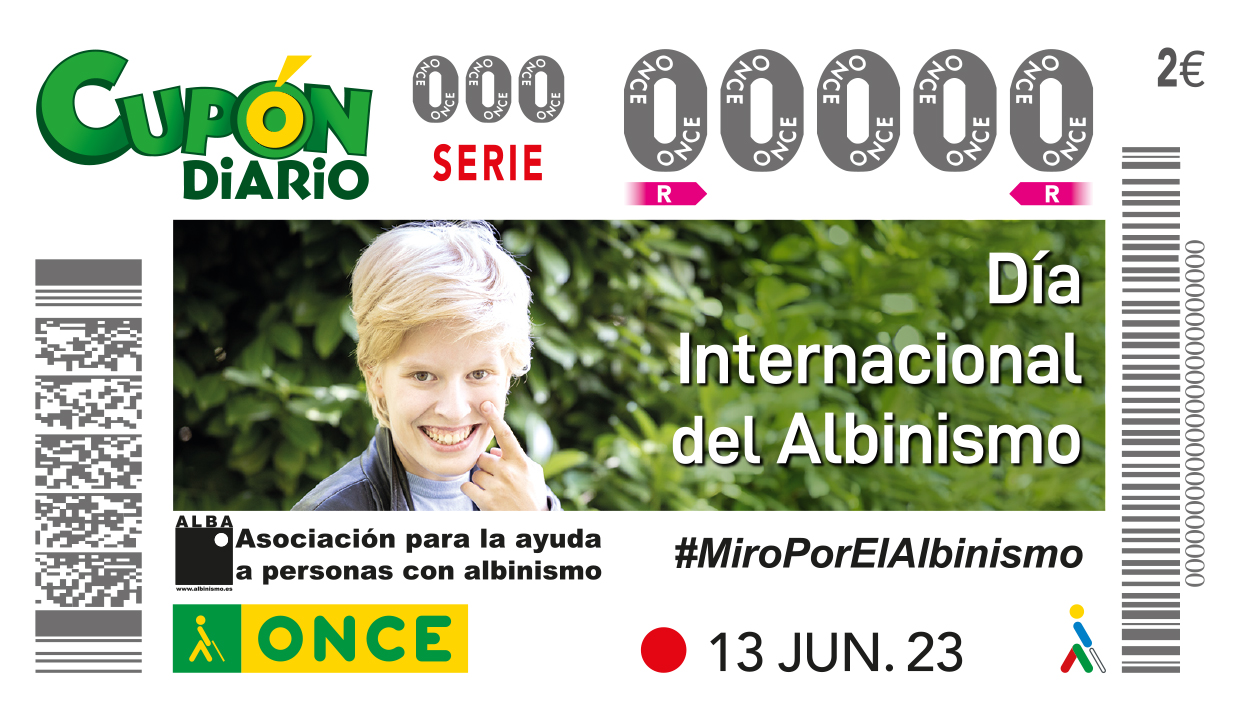 Cupón con foto de una chica con albinismo sonriente y hashtag #MiroPorElAlbinismo