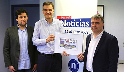 Foto de familia de la presentación del cupón de la ONCE dedicado al 25 aniversario de Diario de Noticias