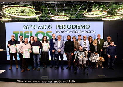 Foto de familia de los galardonados y los protagonistas de los trabajos premiados