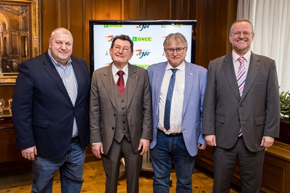 Foto de familia ONCE Fejar