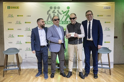 Rubén Rodríguez con autoridades ONCE