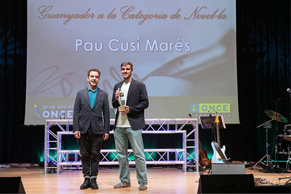 Pau Cusí recoge el galardón Pau Cusí recoge el galardón
