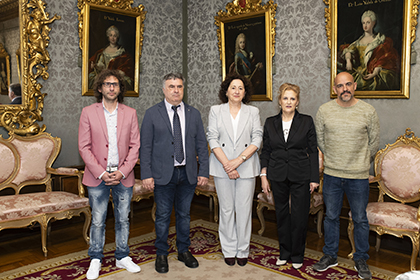 Foto de familia de la firma del acuerdo entre la ONCE y la Consejería de Derechos Sociales, Economía Social y Empleo de Navarra