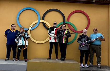 Ager Solabarrieta y Maite Badiola, en lo más alto del podio de Alicante