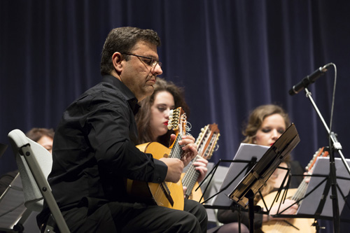 Foto de familia de los participantes de la presentación en Sevilla de la 16 Bienal de Música ONCE