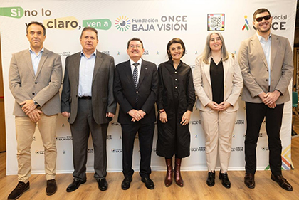 Responsables de la ONCE, en la presentacióndel la Fundación ONCE Baja Visión en Euskadi