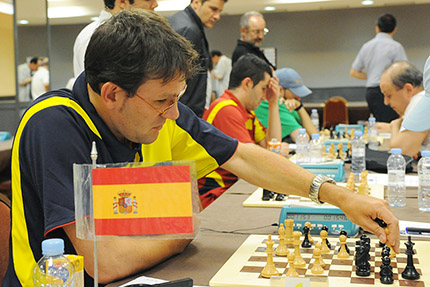 Gavril Draghici durante una partida de ajedrez