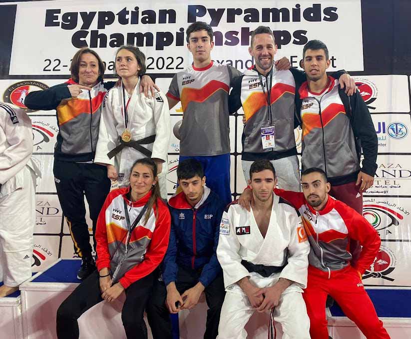 Foto grupo en el pódium 