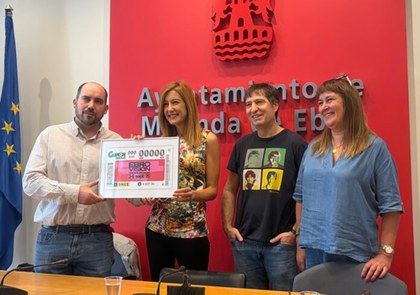 Presentación del cupón de la ONCE dedicado a Ebrovisión