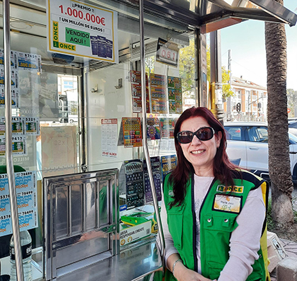 Mª José Martínez Peña, vendedora ONCE que ha dado un premio de un millón de euros