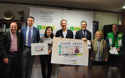 Foto de familia de la presentación del cupón de la ONCE dedicado a los 800 años de la Casa de Ganaderos de Zaragoza