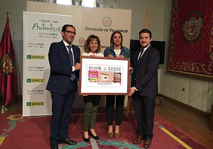 Presentación del cupón de la ONCE dedicado al buzón de Correos más antiguo de España, situado en Mayorga