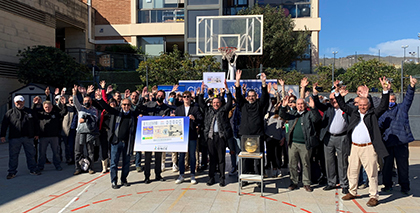 Foto de familia de la presentación del cupón dedicado al centenario del Club Esportiu Laietà