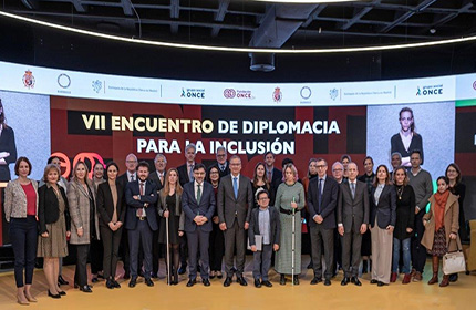 Foto de familia con los asistentes al Encuentro