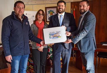 Presentación del cupón dedicado a la Fiesta de La Encamisá, de Navalvillar de Pela