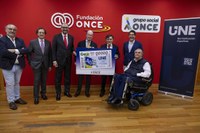 Foto de familia de la presentación del cupón dedicado al 40 aniversario de UNE Normalización Española