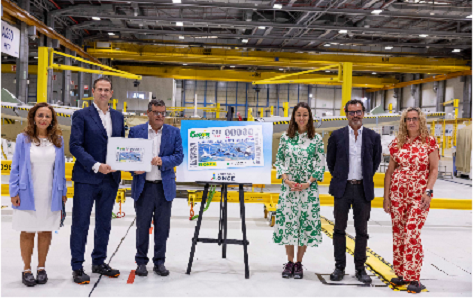 foto de familia de la presentación del cupón dedicado al Centenario de la Industria Aeroespacial en España