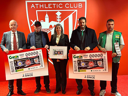 Foto de familia de la presentación del cupón de la ONCE dedicado al 125 aniversario del Athletic Club