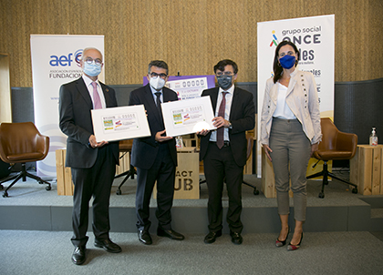 Foto de familia de la presentación del cupón dedicado al Día Europeo de Fundaciones y Donantes