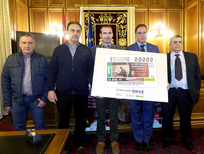 Presentación del cupón de la ONCE dedicado al II Certamen de la Trufa de Salvacañete