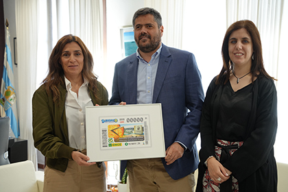 Ana Belén Fernández, Fernando Igleaias y Leticia Ventura, en la presentación del cupón