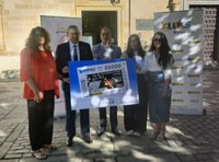 Foto de familia de la presentación del cupón dedicado a la Feria Internacional del Queso Fromago, en Zamora