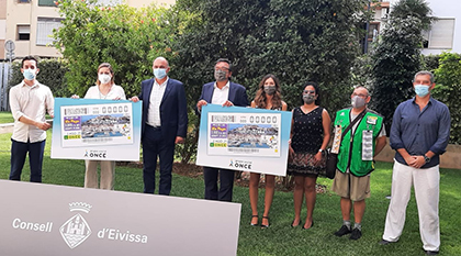 Foto de familia de la presentación del cupón dedicado a las Festes de la Terra