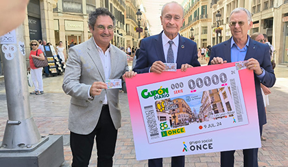 Francisco Cantos, Francisco de la Torre y José Miguel Luque presentaron el cupón de la calle Larios 