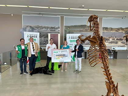 Presentación del cupón dedicado al Museo Primeros Pobladores de Europa ‘Josep Gibert’ de Orce, en el propio museo