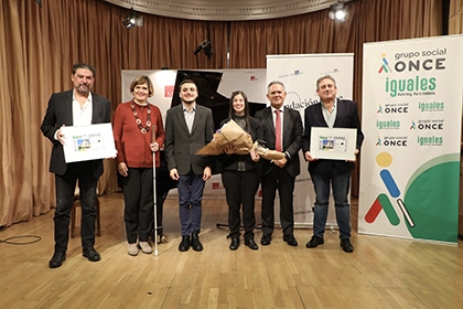 Foto de familia de la presentación del cupón dedicado al 25 aniversario de la Fundación SGAE