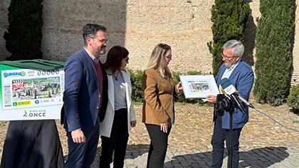 Entrega de la lámina enmarcada con este cupón de Palma del Río