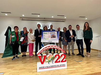 Foto de familia de la presentación del cupón dedicado a Viator Villa Europea del Deporte
