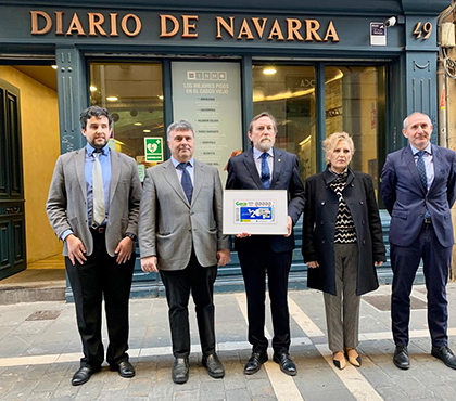 Foto de familia de la presentación del cupón dedicado al 120 aniversario de Diario de Navarra