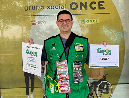 Diego Caro, vendedor de la ONCE en Zaragoza