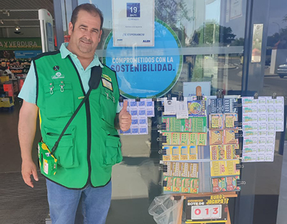 Jesús Alfonso González, vendedor de la ONCE que ha repartido en Carmona más de un millón de euros