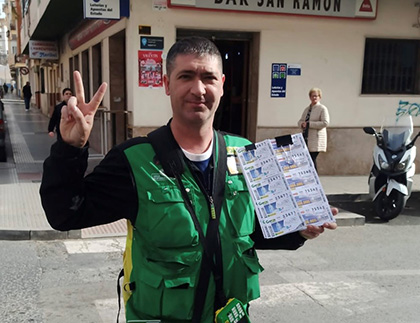 Ángel Omella, vendedor de la ONCE en Huelva
