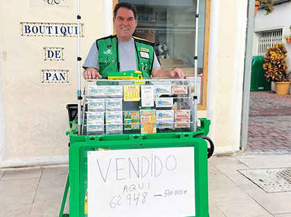 Manuel Barbero, vendedor de la ONCE en Estepona