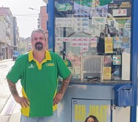 Daniel Gutiérrez vendedor ONCE en  Vilanova del Camí