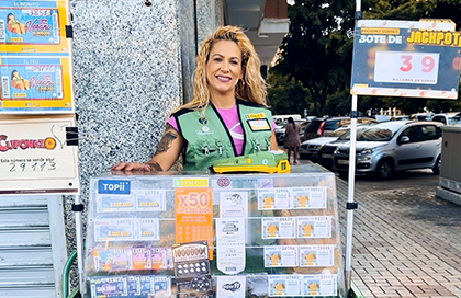 Laura Viñolo, vendedora de la ONCE en Málaga