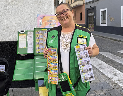 Mari Carmen García. vendedora de la ONCE en Cádiz