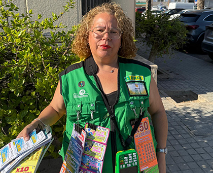MARIA TERESA MORCILLO, VENDEDORA ONCE EN ALICANTE
