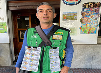 Antonio Cañizares, vendedor de la ONCE en Escañuela (Jaén)