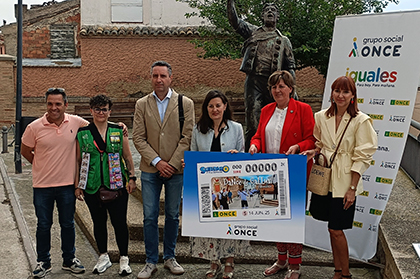 Foto de familia de la presentación del cupón dedicado al Dance de Gallur