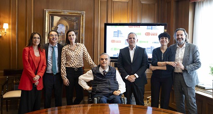 Responsables del Festival, de ONCE y de Fundación ONCE, tras la firma del acuerdo