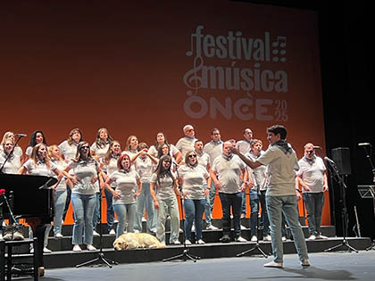 Actuación de la Coral Allegro durante la inauguración
