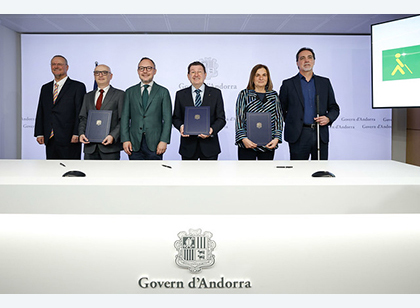 Foto de familia de la firma de acuerdos entre la ONCE y Andorra